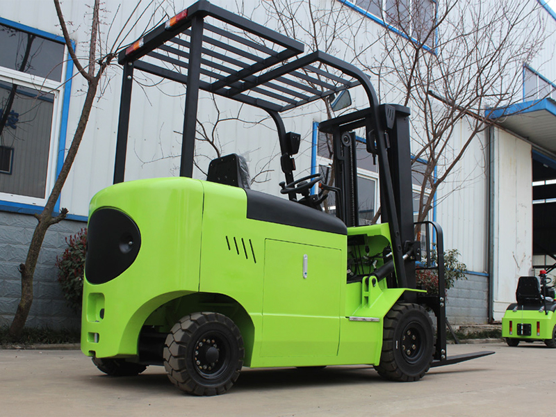 電動叉車vs內(nèi)燃叉車：五大場景下的最優(yōu)選擇指南